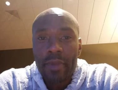 Βίντεο: Μέλος των Ατλάντα Χοκς αποχαιρέτησε τους φίλους του και αυτοκτόνησε!